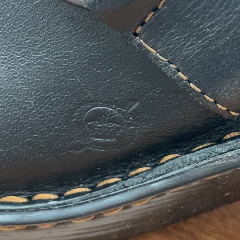 Born Black Leather women mules  size 9‎